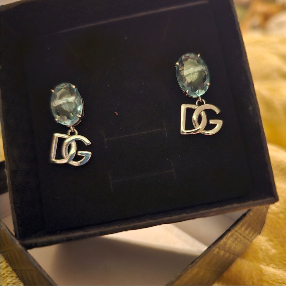 Beautiful aquamarine & silver dolce & gabbana earrings in great condition.💎